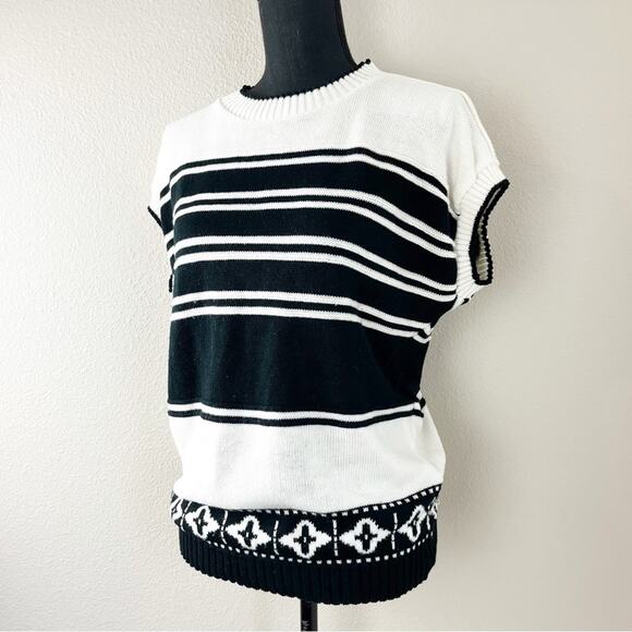 Vintage Jaclyn Sport Knit Sweater Black & White Geometric Stripe USA Made Small - Picture 1 of 6